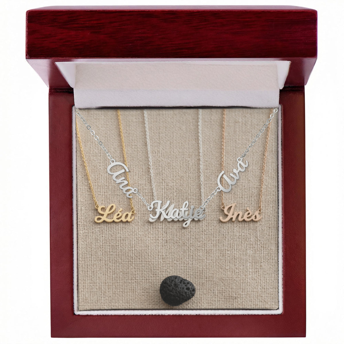 Collier à plusieurs noms
